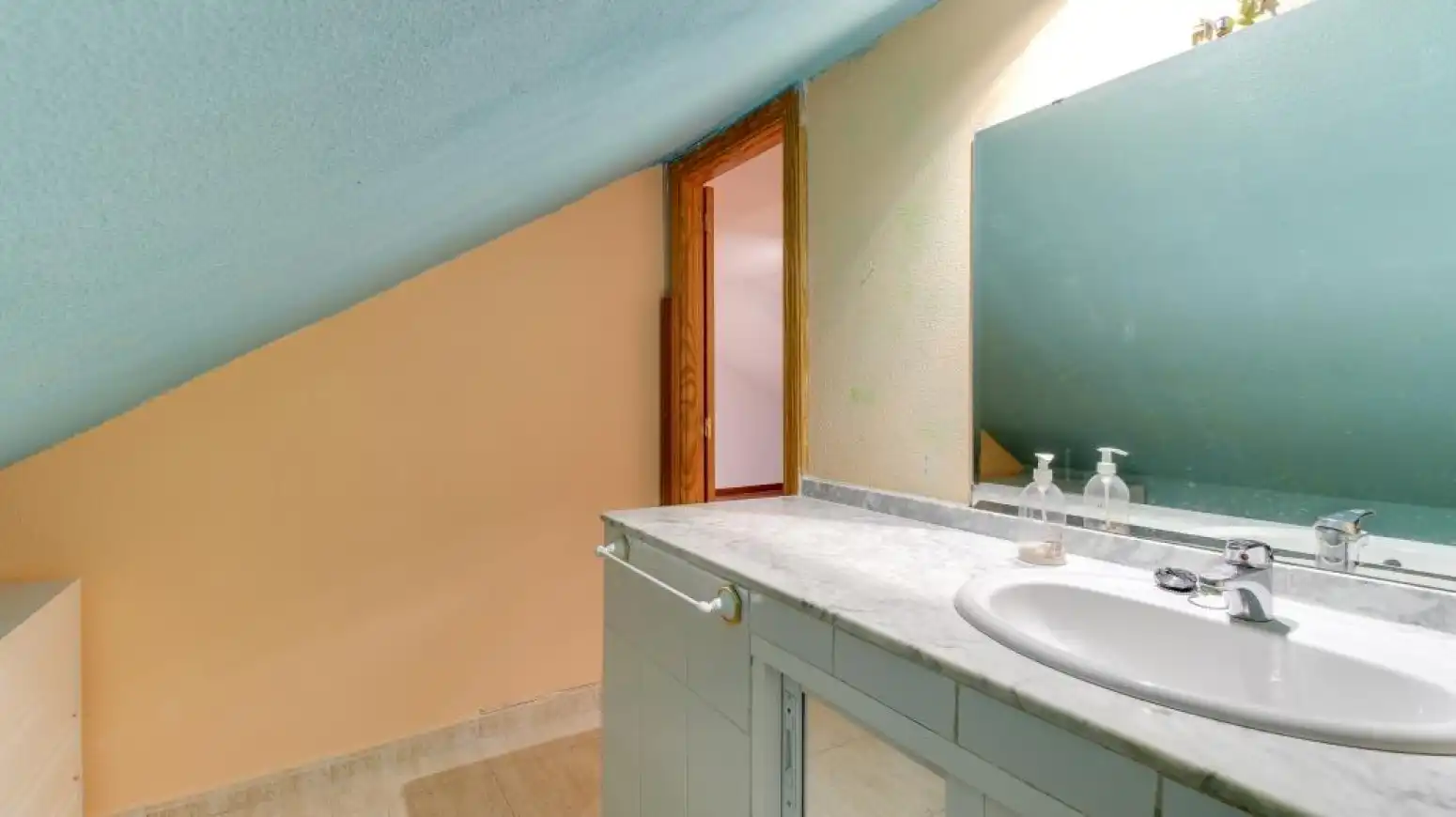 Baño de Casa o chalet en venta en Cabrerizos con Calefacción, Jardín privado y Parquet