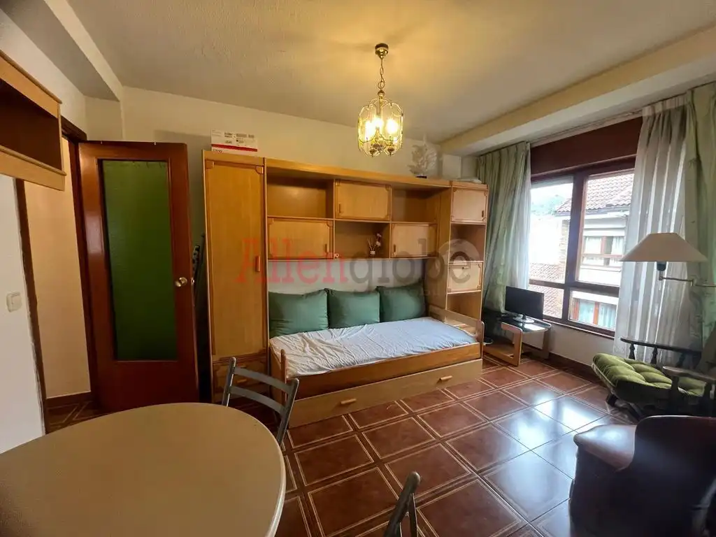 Dormitori de Apartament en venda en Oviedo 