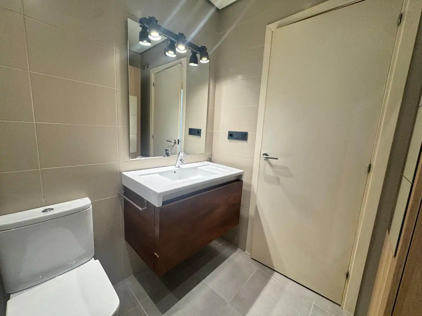 Baño de Piso en venta en Barcelona con Aire acondicionado, Calefacción y Terraza