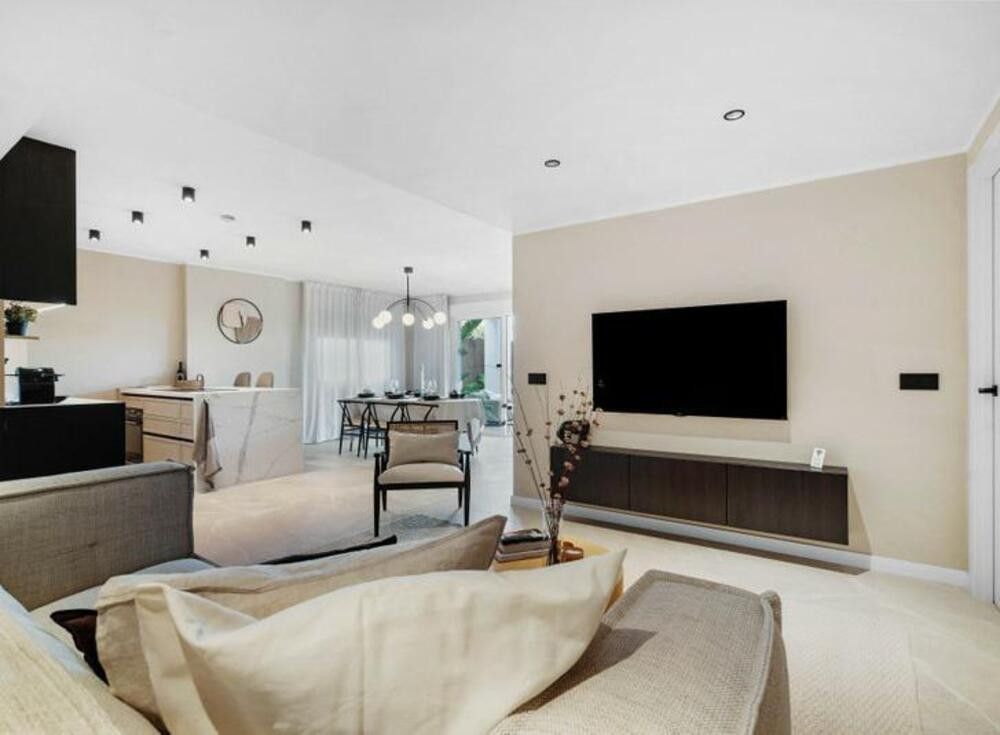 Sala d'estar de Apartament en venda en Marbella amb Aire condicionat, Terrassa i Piscina