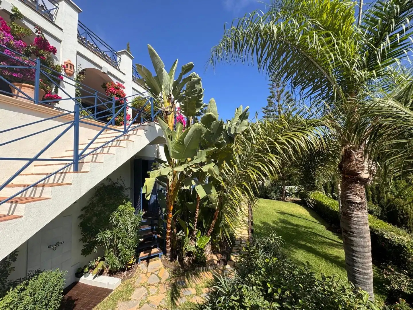 Garden of Houses for sale in Benahavís  with Air Conditioner, Swimming Pool and Balcony