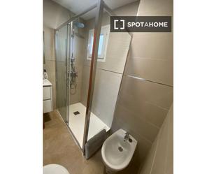 Bathroom of Flat to rent in Fuenlabrada  with Air Conditioner and Balcony