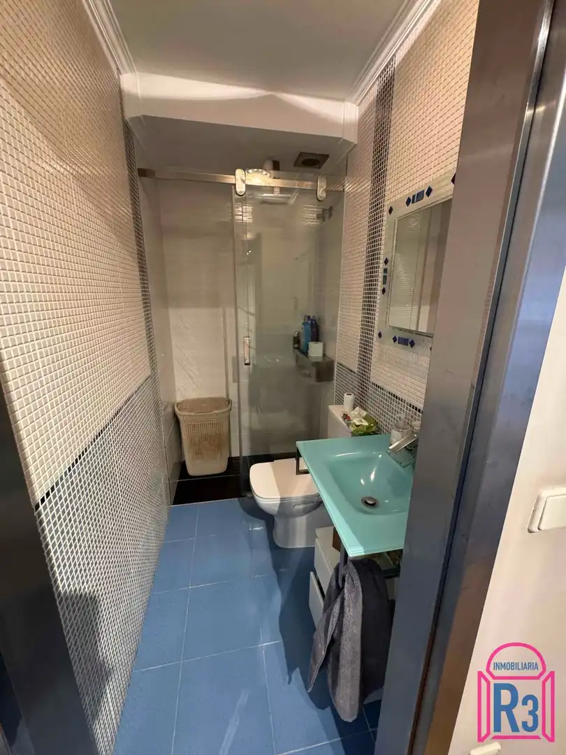 Badezimmer von Einfamilien-Reihenhaus zum Verkauf in San Andrés del Rabanedo mit Heizung und Privatgarten