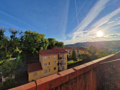 Vista exterior de Àtic en venda en Jarandilla de la Vera amb Terrassa