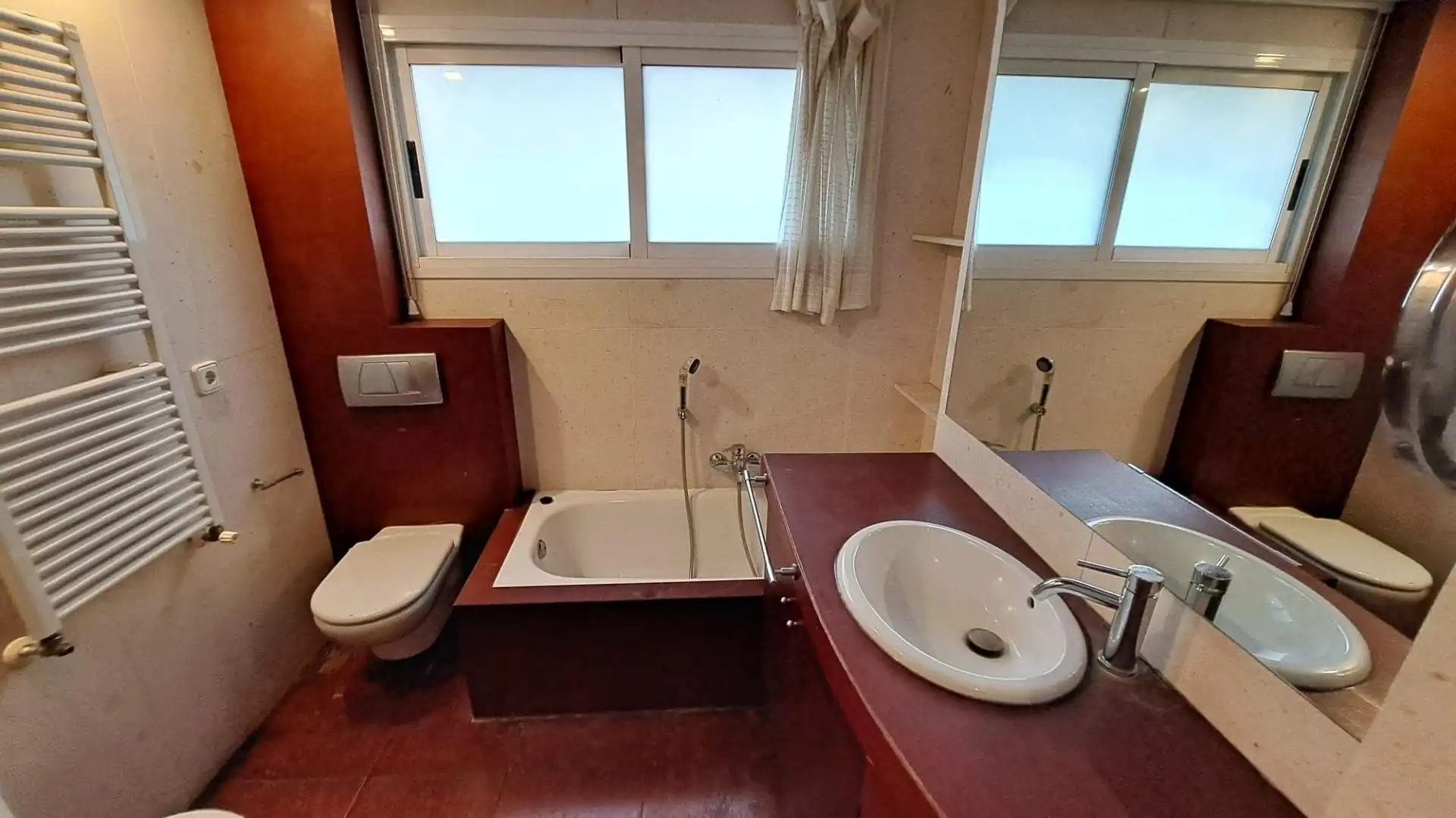 Baño de Piso en venta en Valencia con Aire acondicionado, Calefacción y Jardín privado