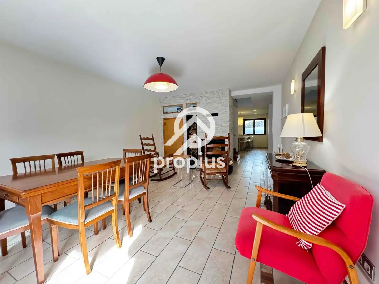 Esszimmer von Einfamilien-Reihenhaus zum Verkauf in Llanes mit Heizung und Möbliert