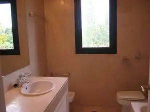 Baño de Casa o chalet en venta en Pozuelo de Alarcón con Aire acondicionado, Calefacción y Jardín privado