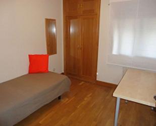 Bedroom of Flat to share in Pozuelo de Alarcón  with Air Conditioner, Heating and Terrace