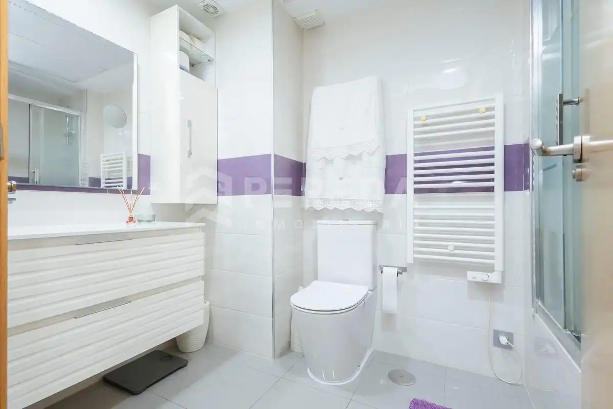 Bathroom of Ground floor for sale in Roquetas de Mar  with Air Conditioner, Private garden and Terrace