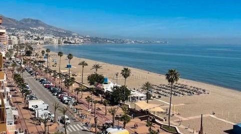 Foto 2 de Apartamento de alquiler en Paseo Marítimo Rey de España, Playa de los Boliches, Fuengirola