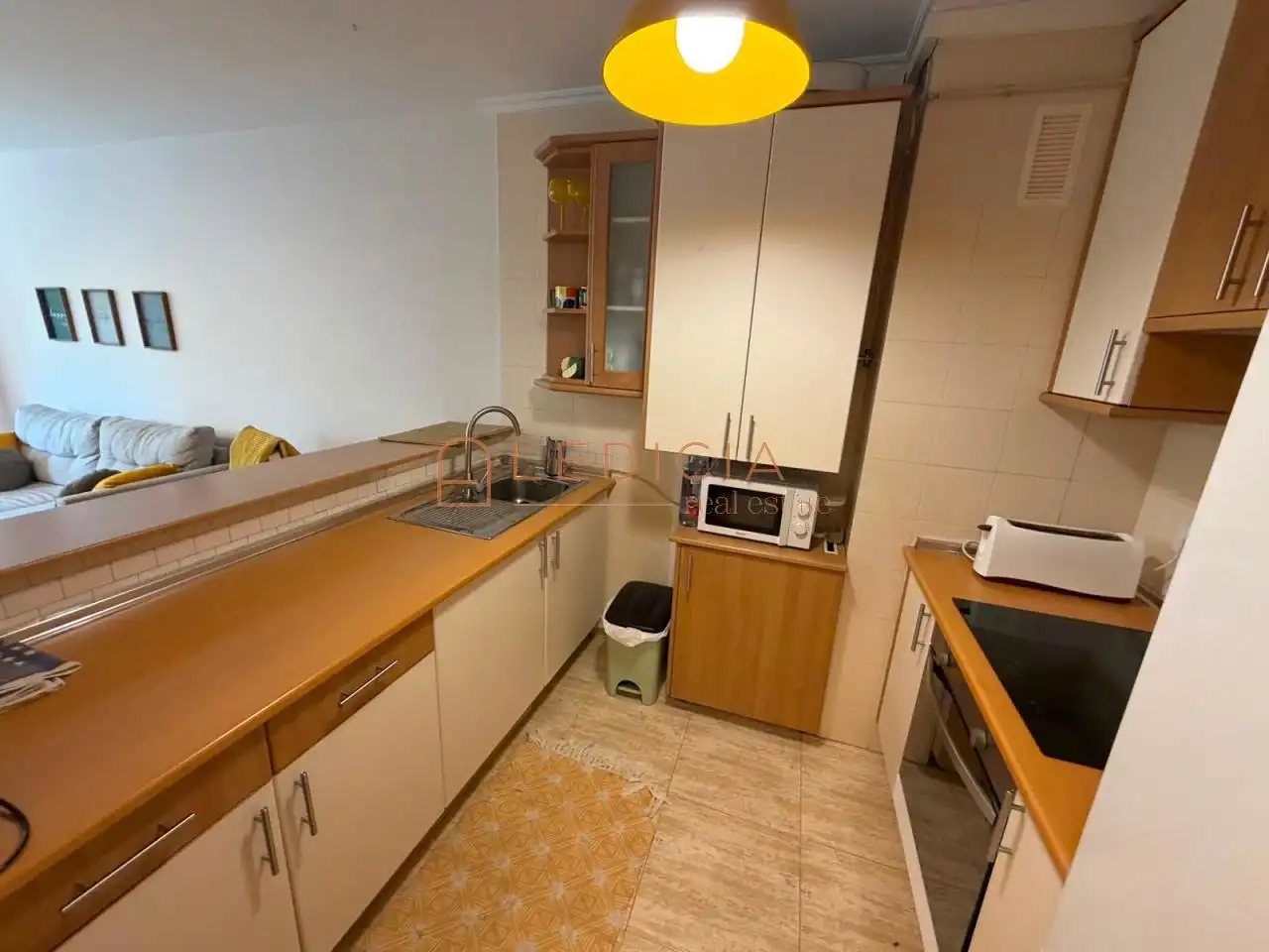 Küche von Wohnung zur Miete in Vigo  mit Heizung, Abstellraum und Möbliert