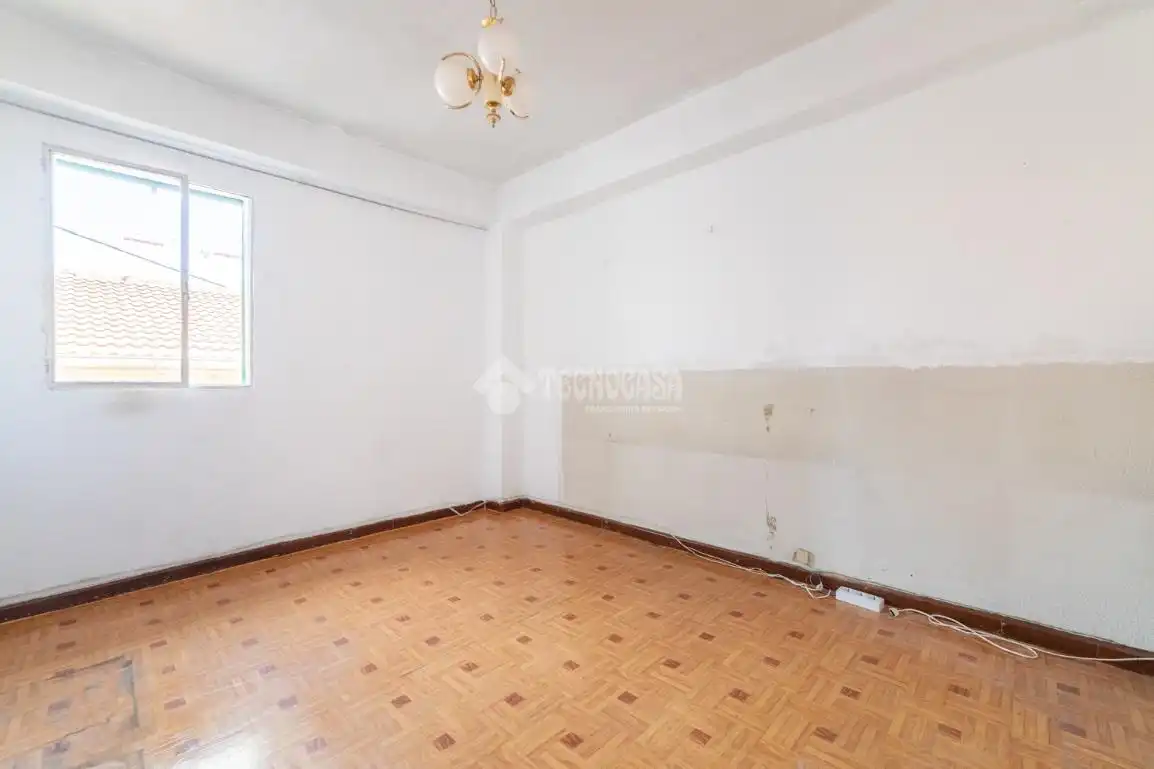 Habitación de Piso en venta en Madrid con Calefacción y Balcón