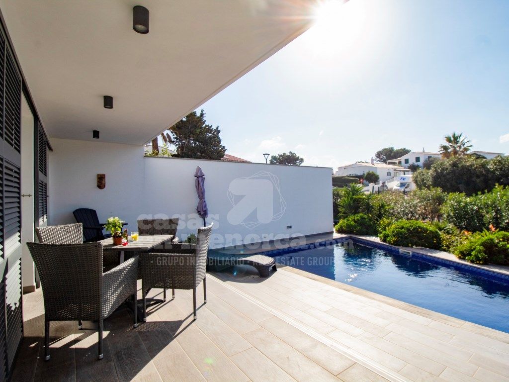 Vista exterior de Casa o xalet en venda en Es Mercadal amb Aire condicionat, Jardí privat i Terrassa