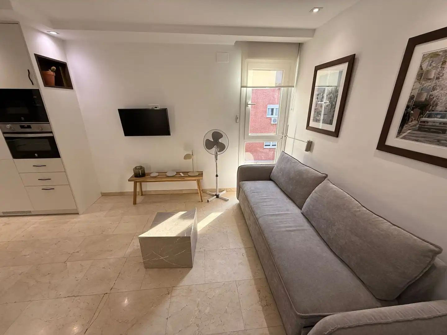 Sala d'estar de Apartament de lloguer en Madrid amb Calefacció, Moblat i Forn