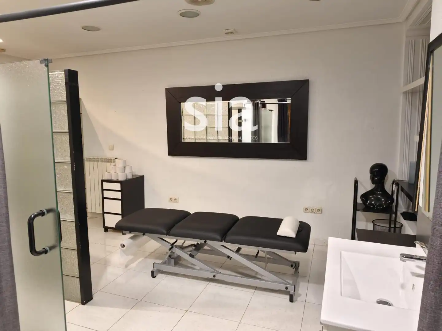 Bedroom of Commercial properties for sale in Vitoria - Gasteiz  with Furnished
