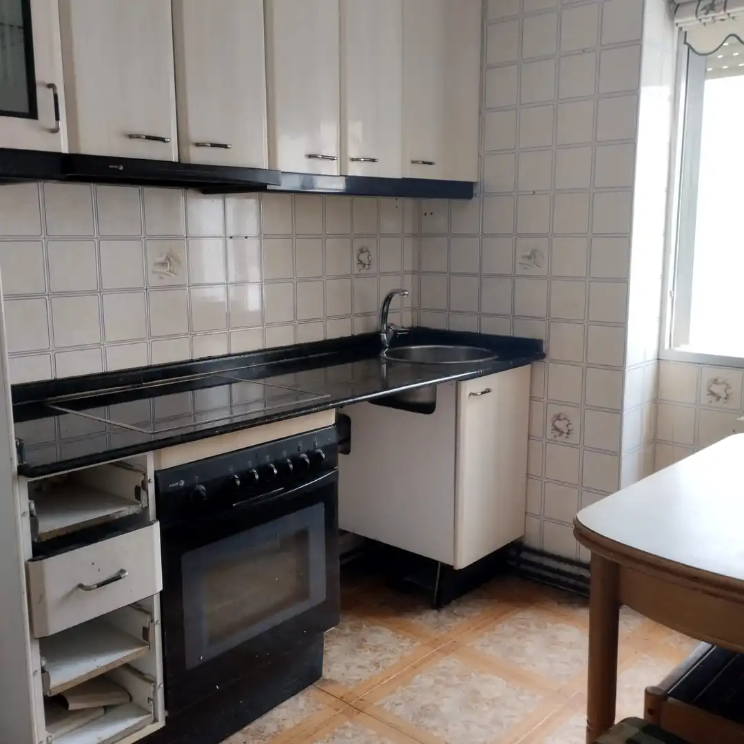 Küche von Wohnung zum Verkauf in  Logroño mit Heizung, Terrasse und Balkon