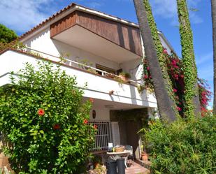 Jardí de Casa o xalet en venda en Castelldefels amb Aire condicionat, Calefacció i Jardí privat