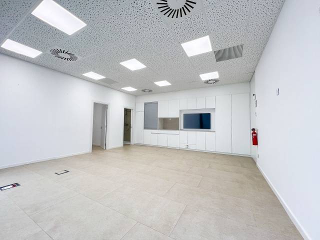 Local comercial en Venta en Lledoner