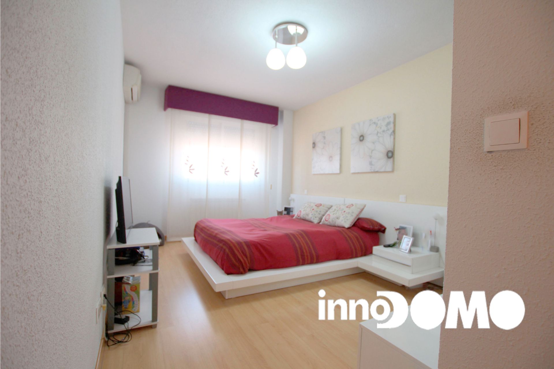 Bedroom of Flat for sale in Parla  with Air Conditioner, Heating and Parquet flooring