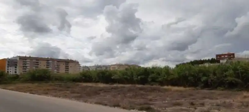 Terreno residencial en venta en Oliva pueblo