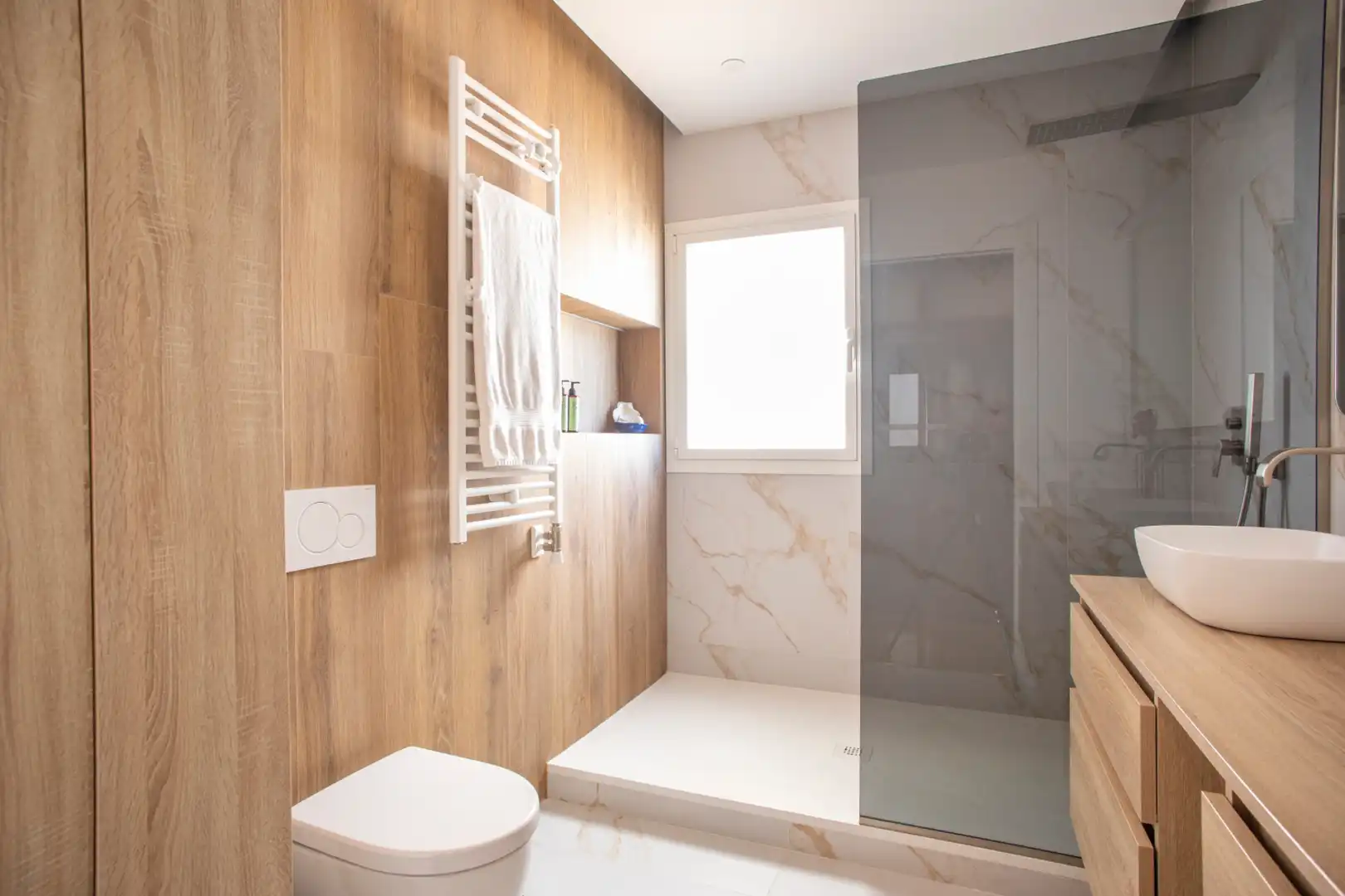Baño de Casa o chalet en venta en Sant Just Desvern con Aire acondicionado, Calefacción y Jardín privado
