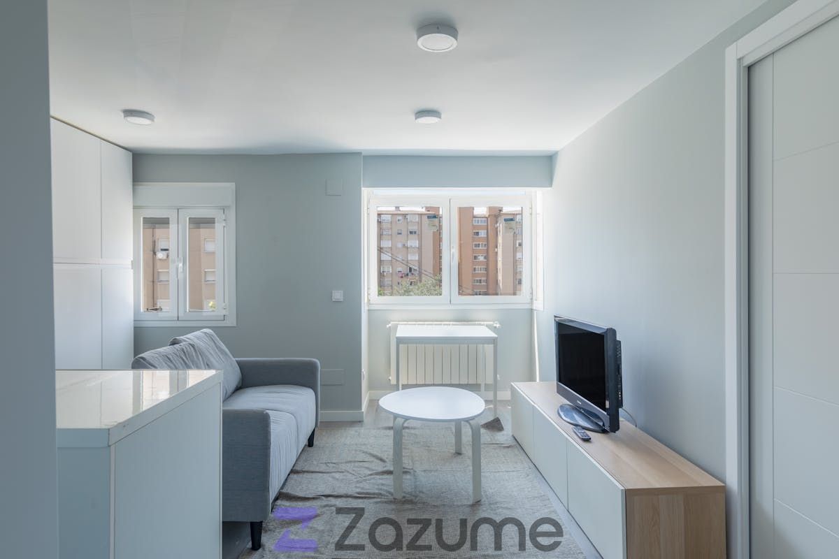 Dormitori de Pis de lloguer en  Madrid Capital amb Calefacció, Moblat i Forn