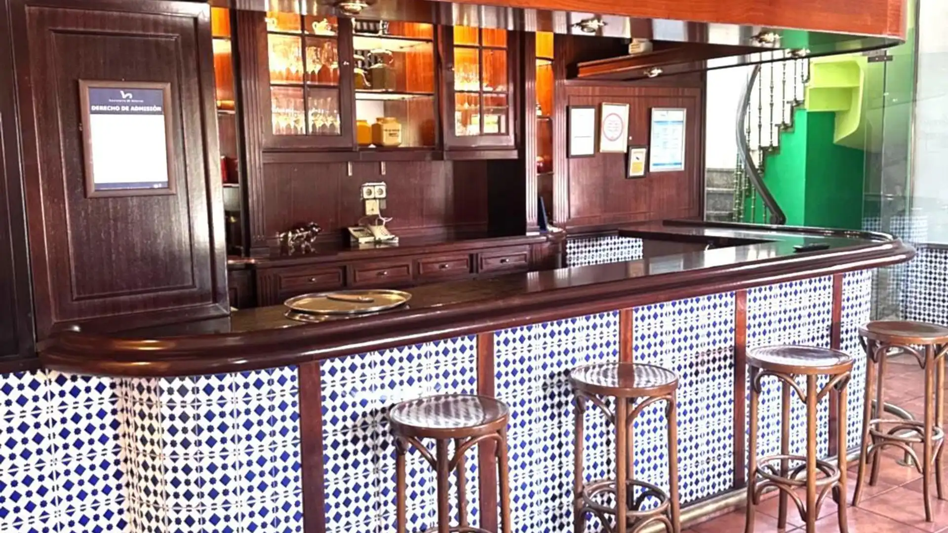 Premises for sale in Siero  with Furnished