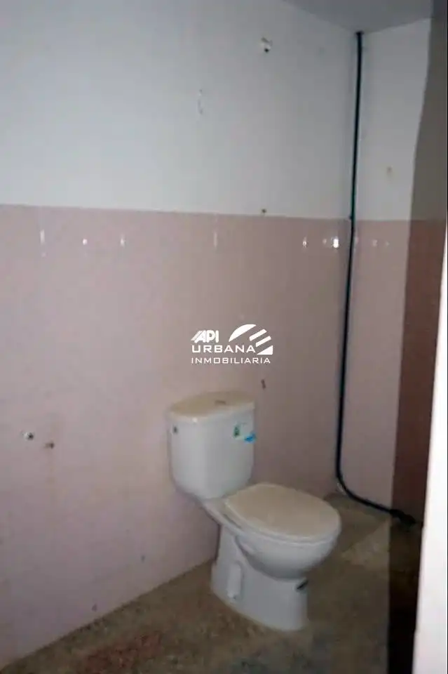 Bany de Nau industrial en venda en Lucena