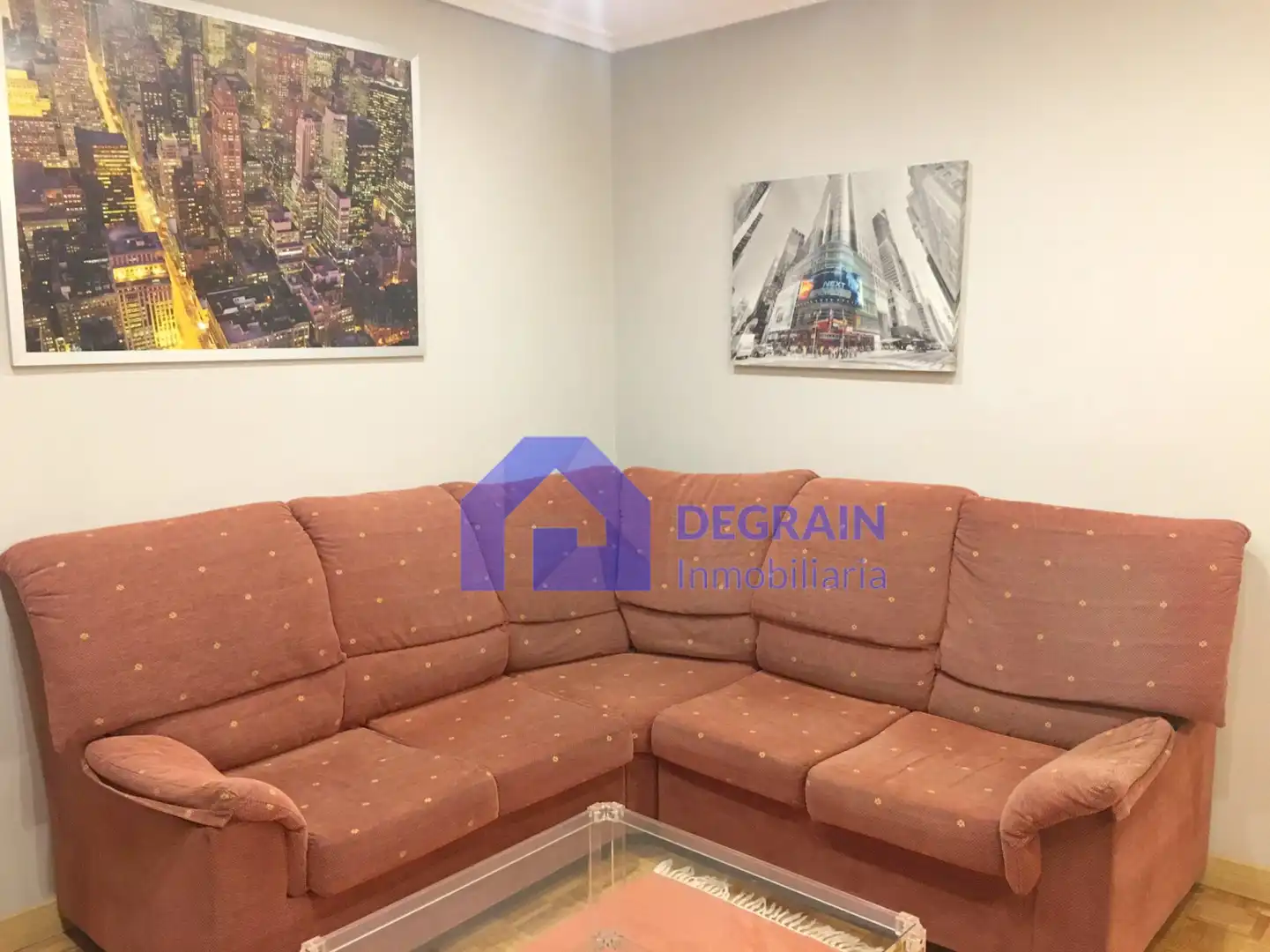 Sala de estar de Piso de alquiler en Oviedo  con Calefacción y Balcón