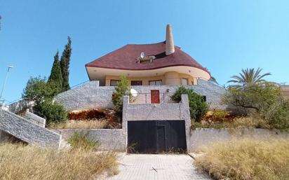 Vista exterior de Casa o xalet en venda en L'Alcora amb Terrassa i Piscina