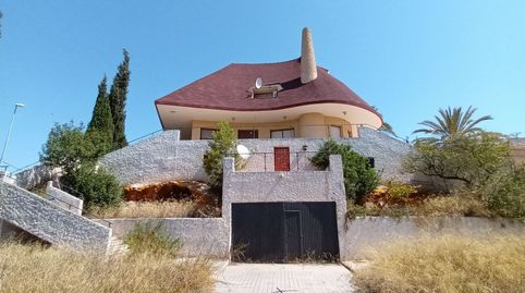 Chalet en venta en Lalcora, 7 dormitorios.