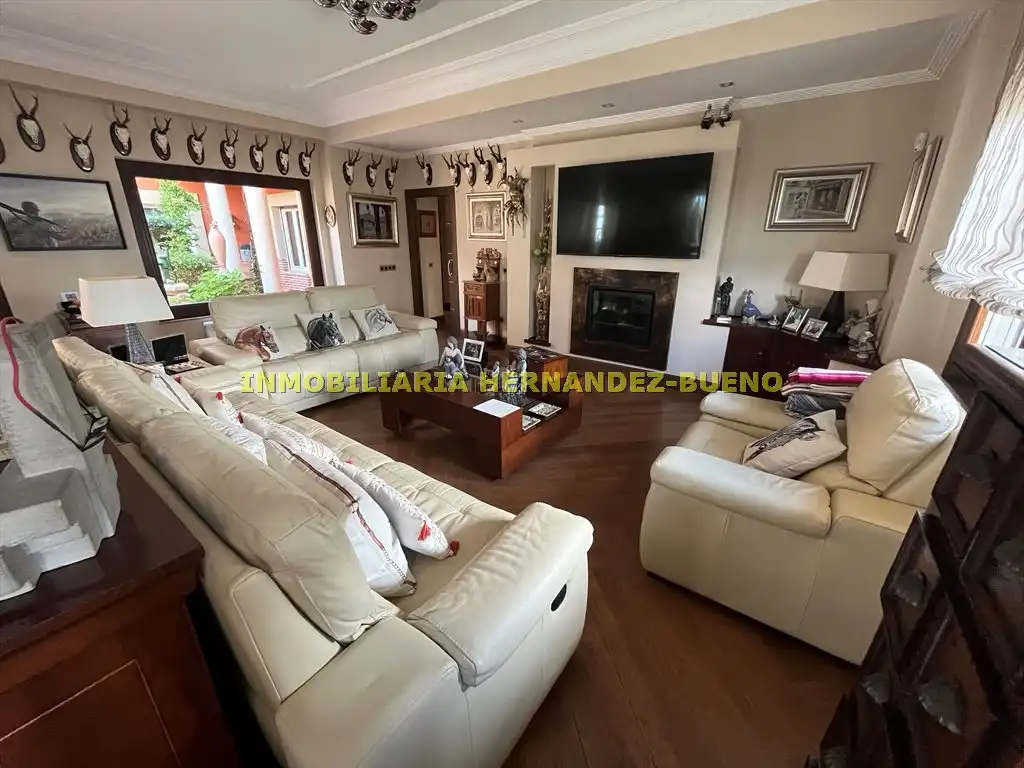 Sala de estar de Casa o chalet en venta en Carbajosa de la Sagrada con Aire acondicionado, Calefacción y Jardín privado
