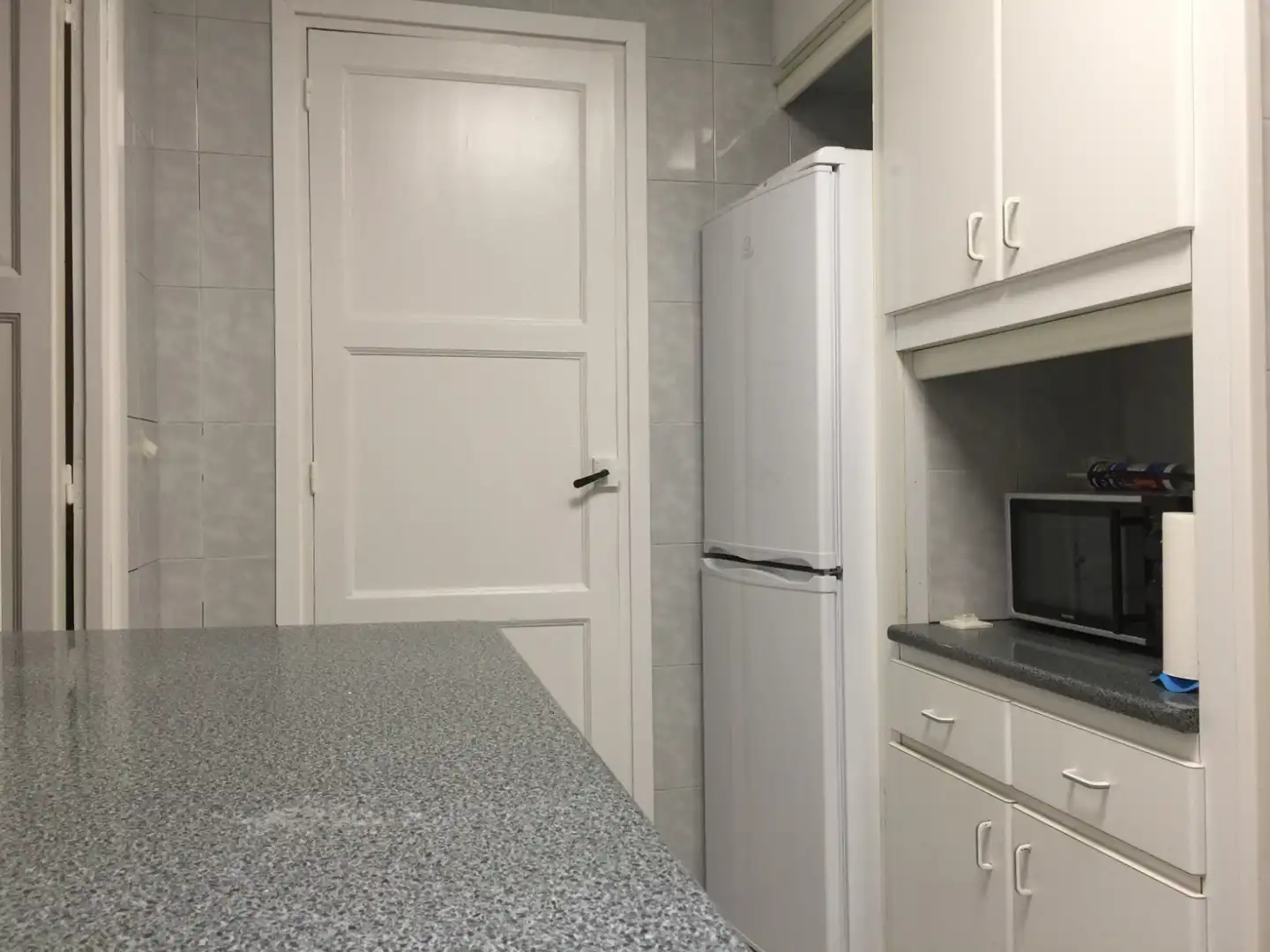 Cuina de Apartament de lloguer en Girona amb Calefacció, Moblat i TV