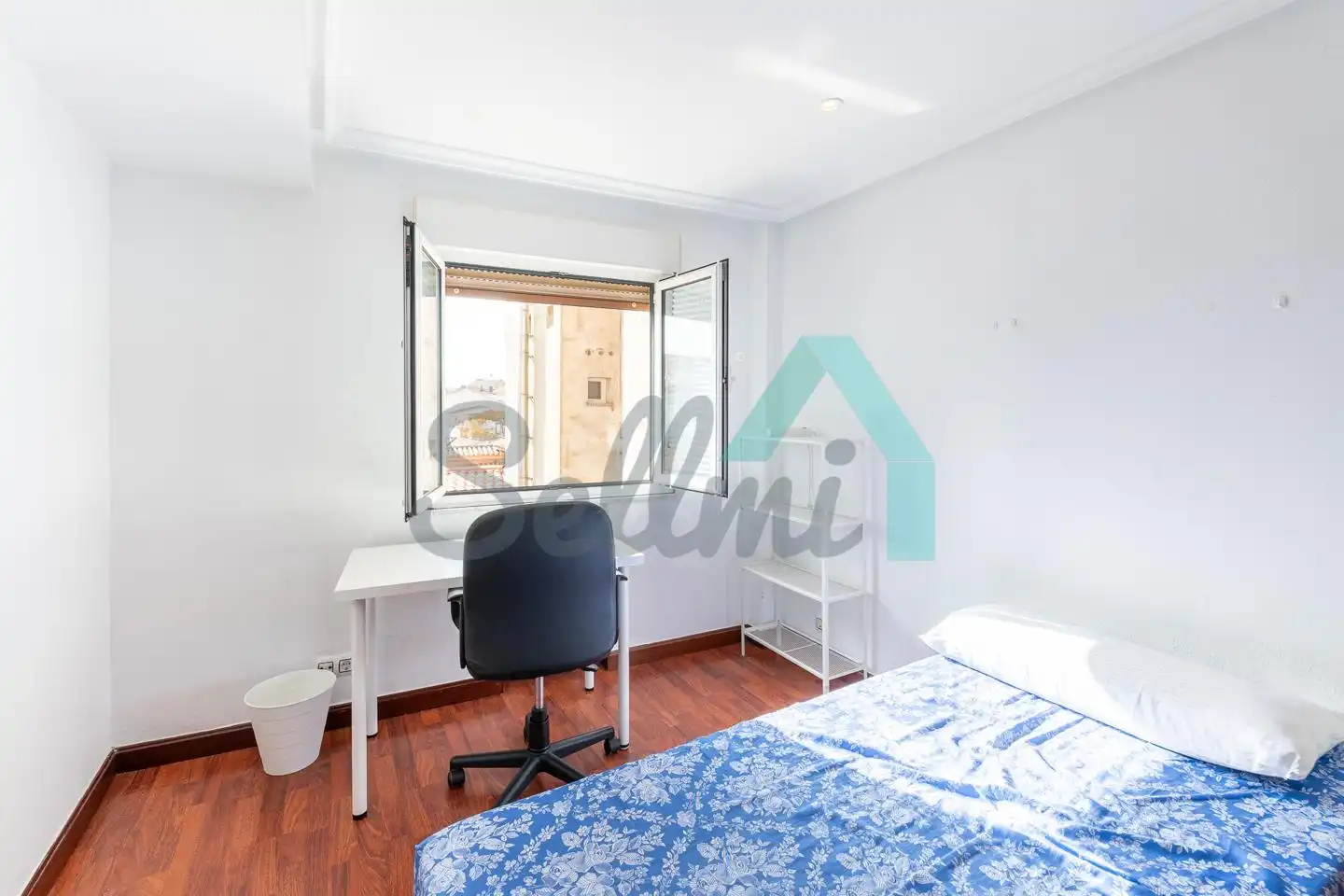 Habitación de Piso en venta en Oviedo  con Calefacción