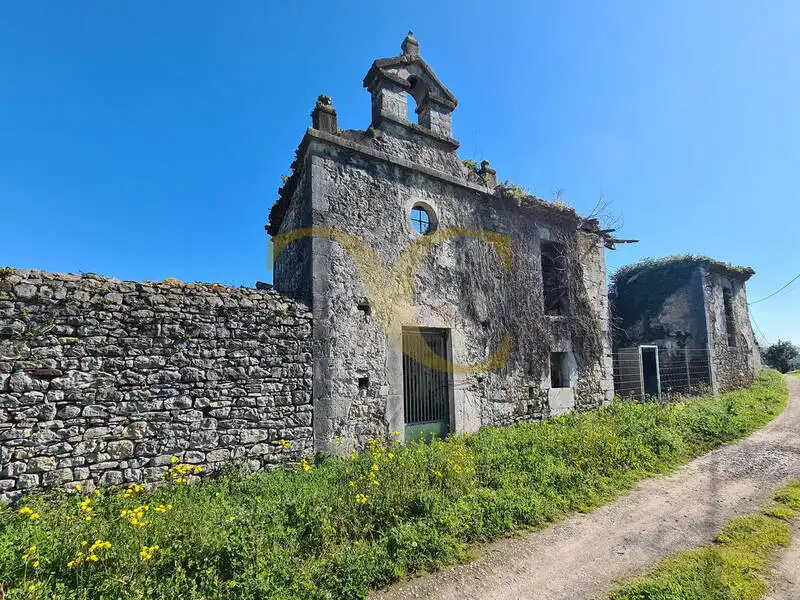 Vista exterior de Casa o chalet en venta en Las Regueras   con Jardín privado