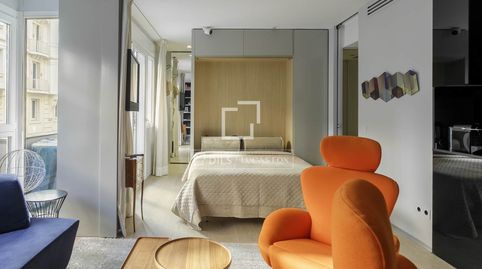 Piso exterior de 1 dormitorio en venta en Jerónimos, a pocos pasos del Retiro, Madrid, image 2