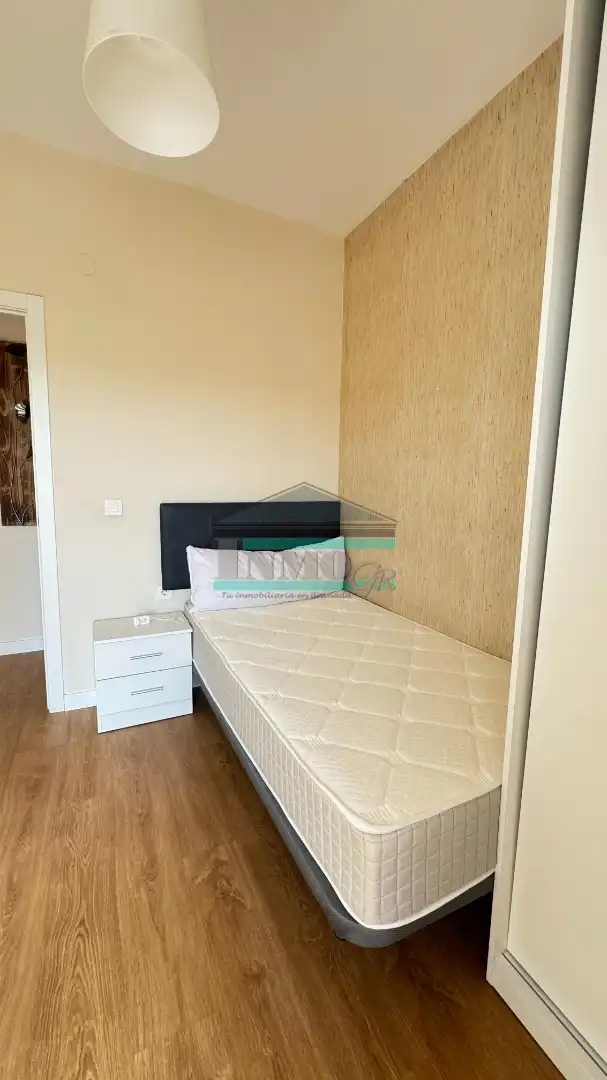 Bedroom of Flat for rent in Granada  with Air Conditioner, Heating and Terrace