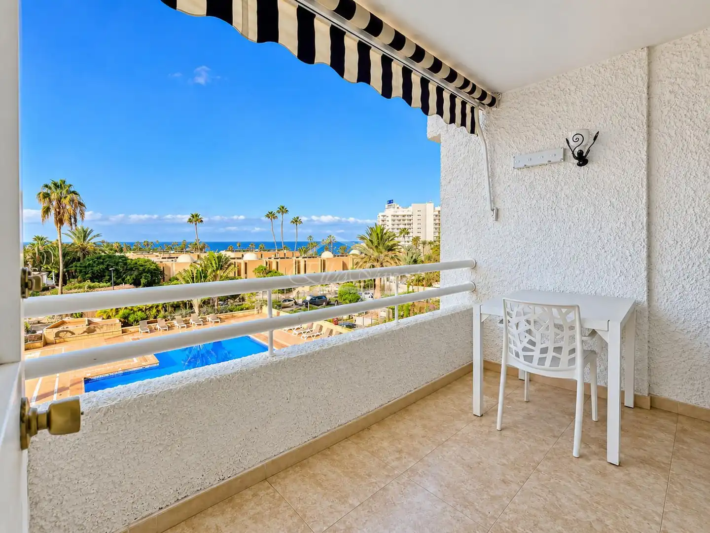 Piso con piscina en venta en Venezuela, imagen 2