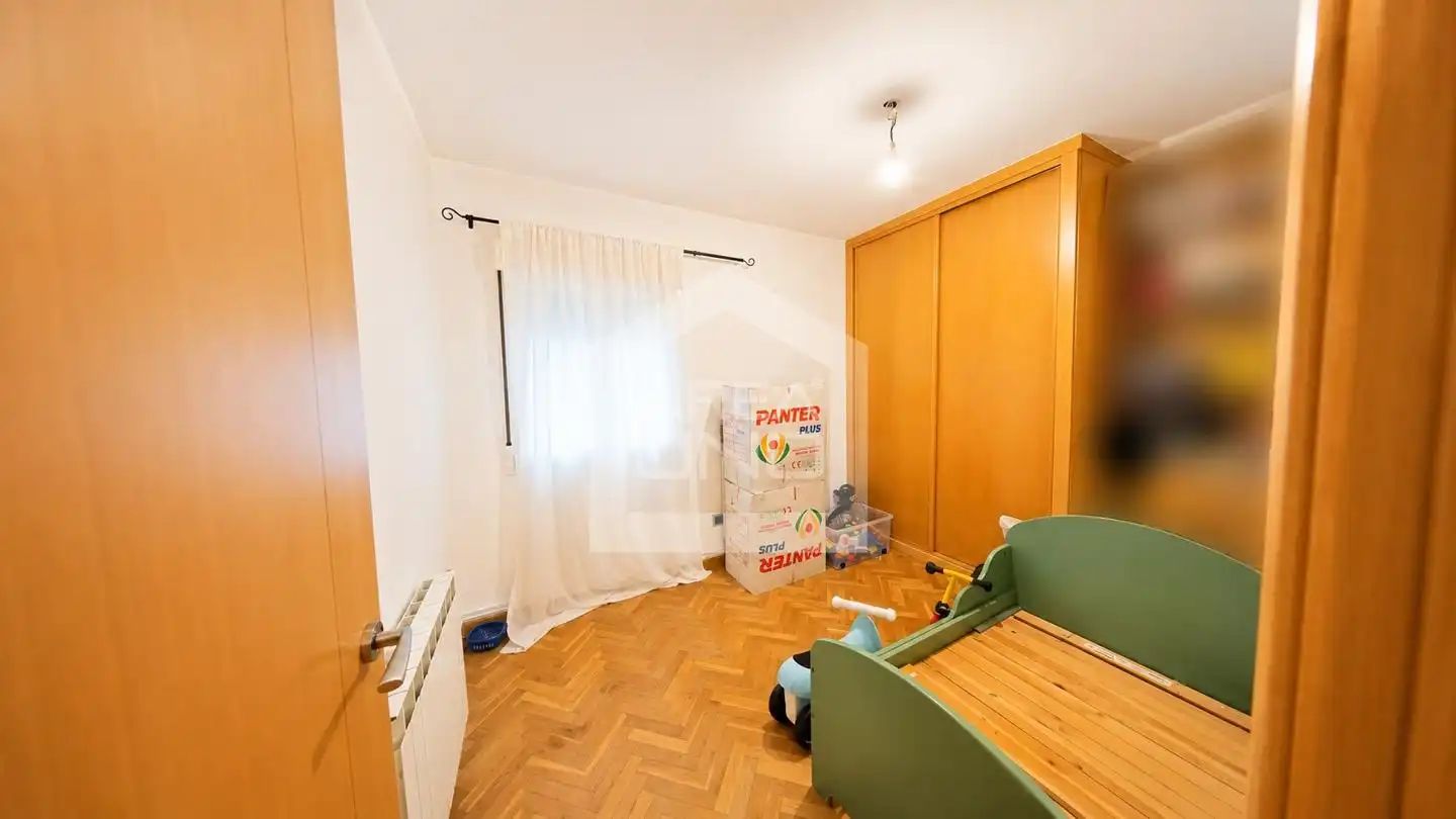 Bedroom of Flat for sale in Alcorcón  with Air Conditioner, Heating and Parquet flooring