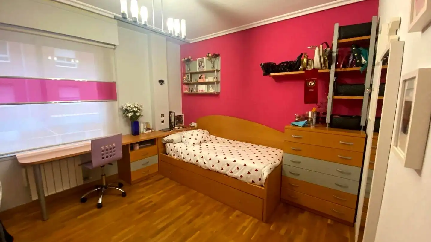 Bedroom of Flat for sale in  Logroño  with Heating, Parquet flooring and Storage room