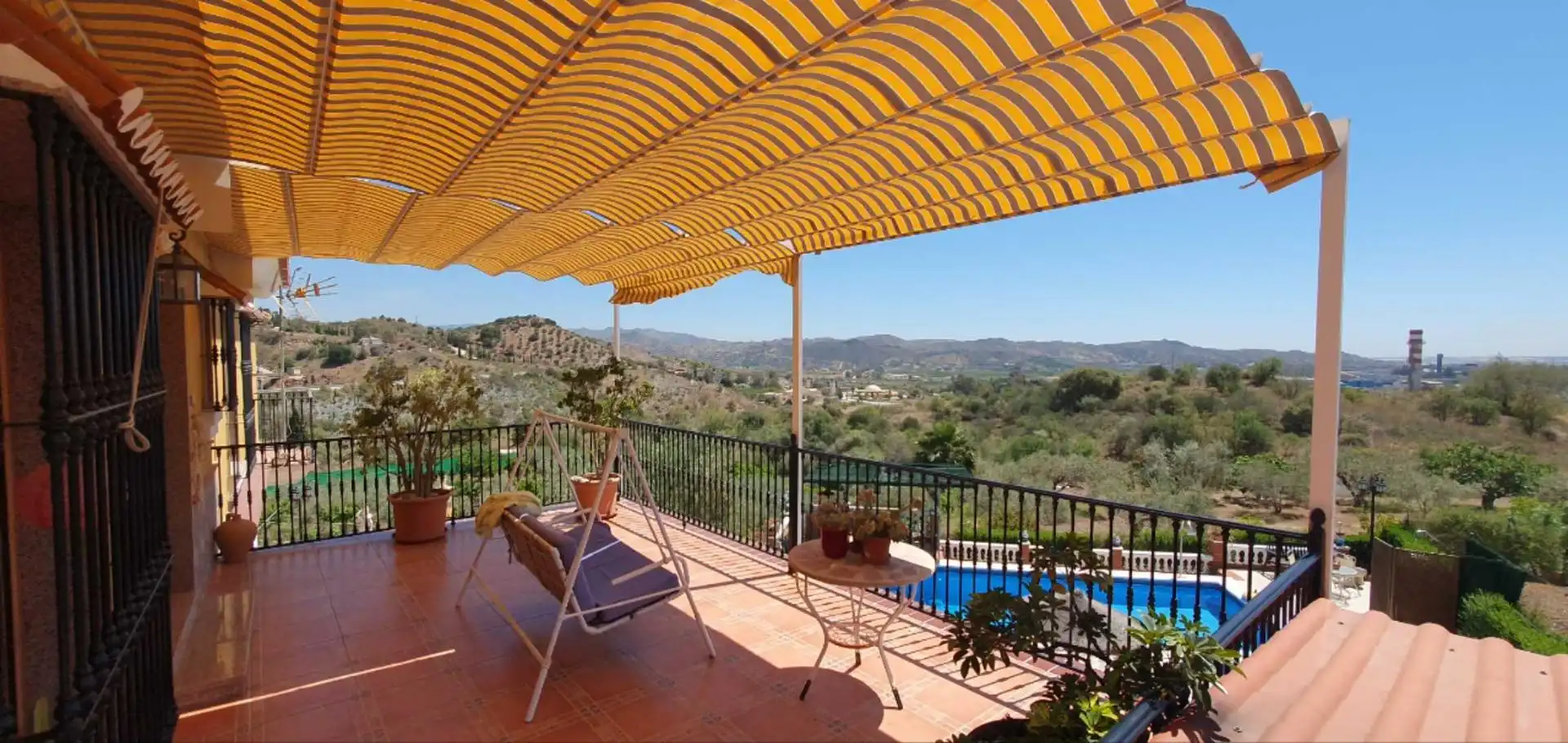 Terrassa de Finca rústica en venda en Málaga amb Aire condicionat, Calefacció i Jardí privat