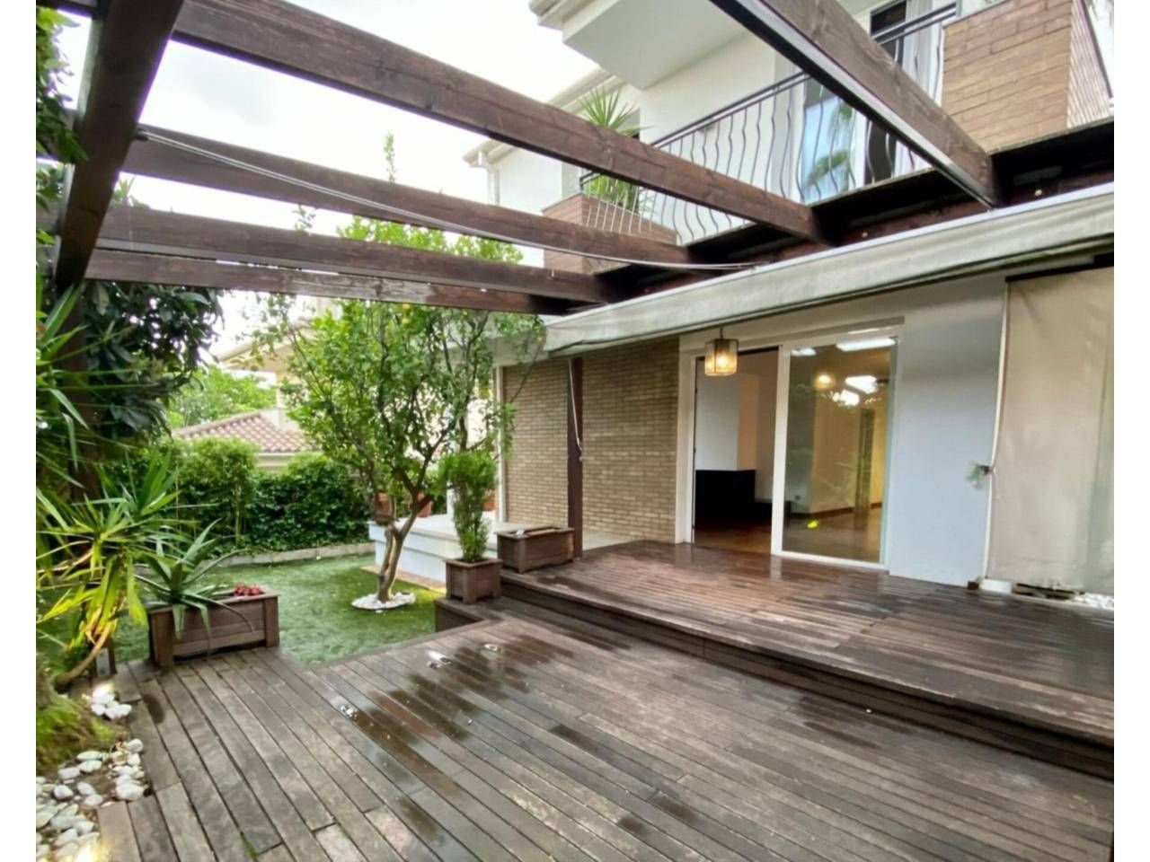 Terrassa de Casa o xalet en venda en Girona Capital amb Aire condicionat, Calefacció i Jardí privat