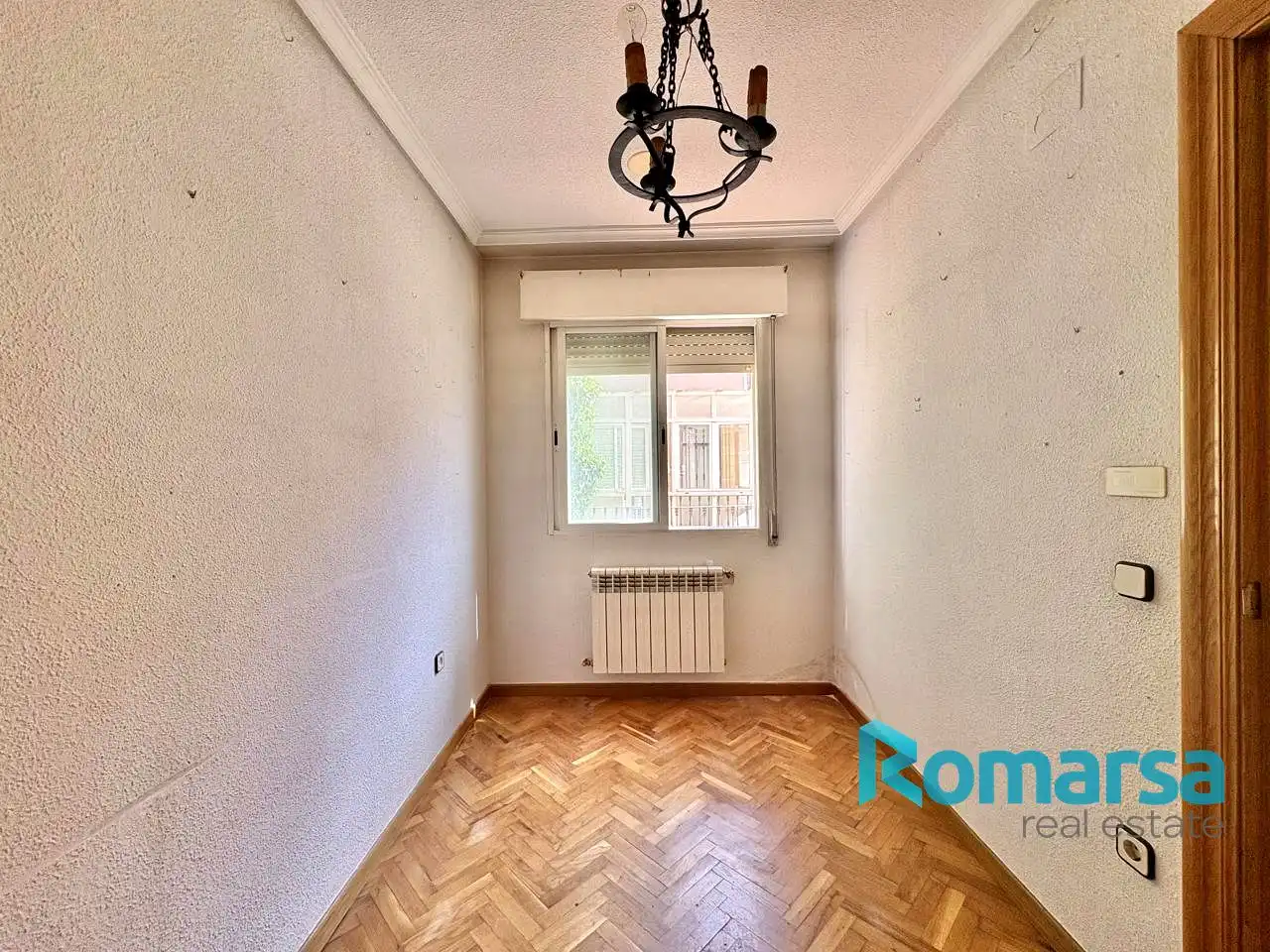 Bedroom of Detached homes for sale in Ávila  with Heating, Private garden and Parquet flooring