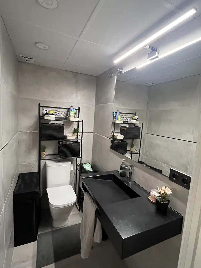 Baño de Piso en venta en  Madrid Capital con Aire acondicionado, Terraza y Piscina
