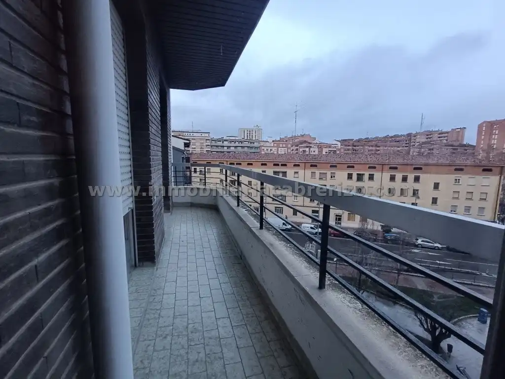 Exterior view of Flat for rent in  Logroño  with Heating, Parquet flooring and Terrace