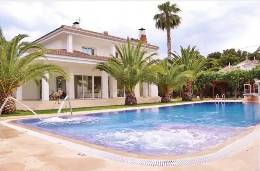 Piscina de Casa o xalet en venda en Alicante / Alacant amb Aire condicionat, Calefacció i Jardí privat