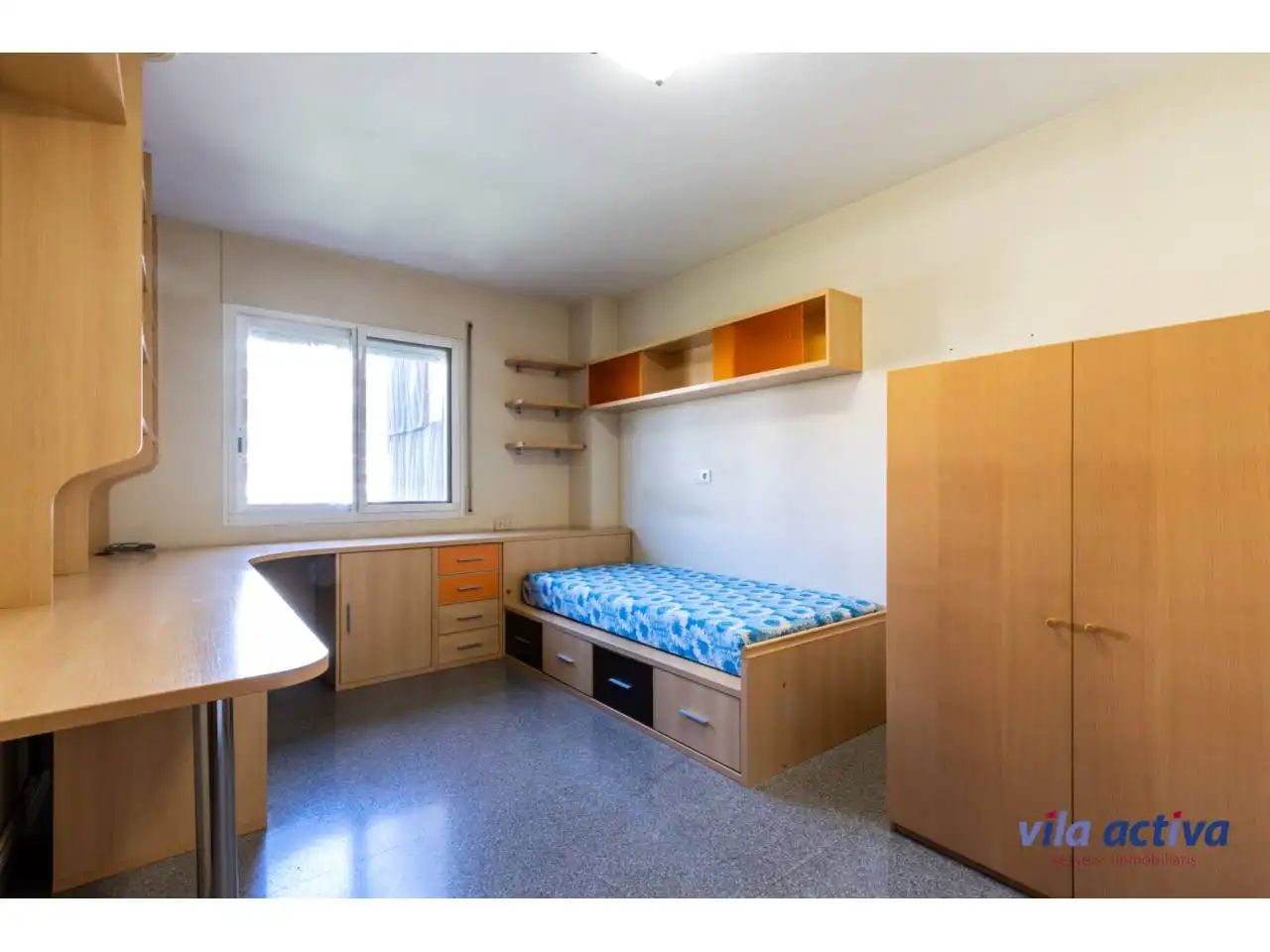 Habitación de Dúplex en venta en Terrassa con Aire acondicionado, Calefacción y Terraza