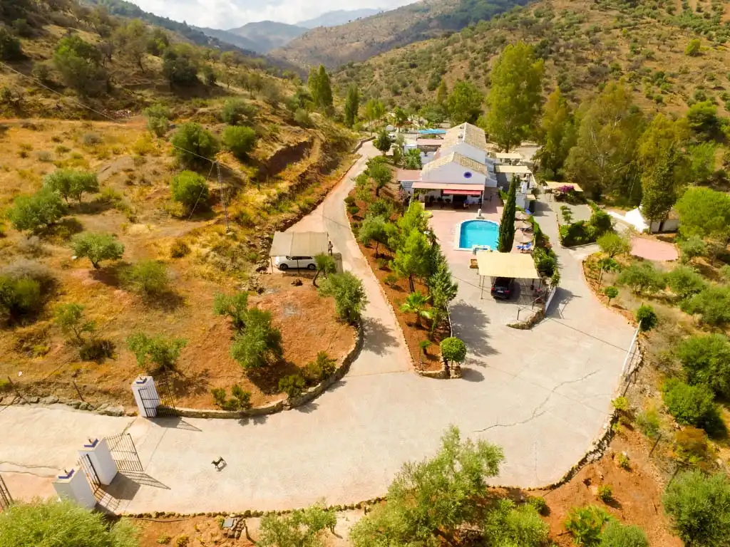 Casa rústica con piscina en venta en Guaro, imagen 6