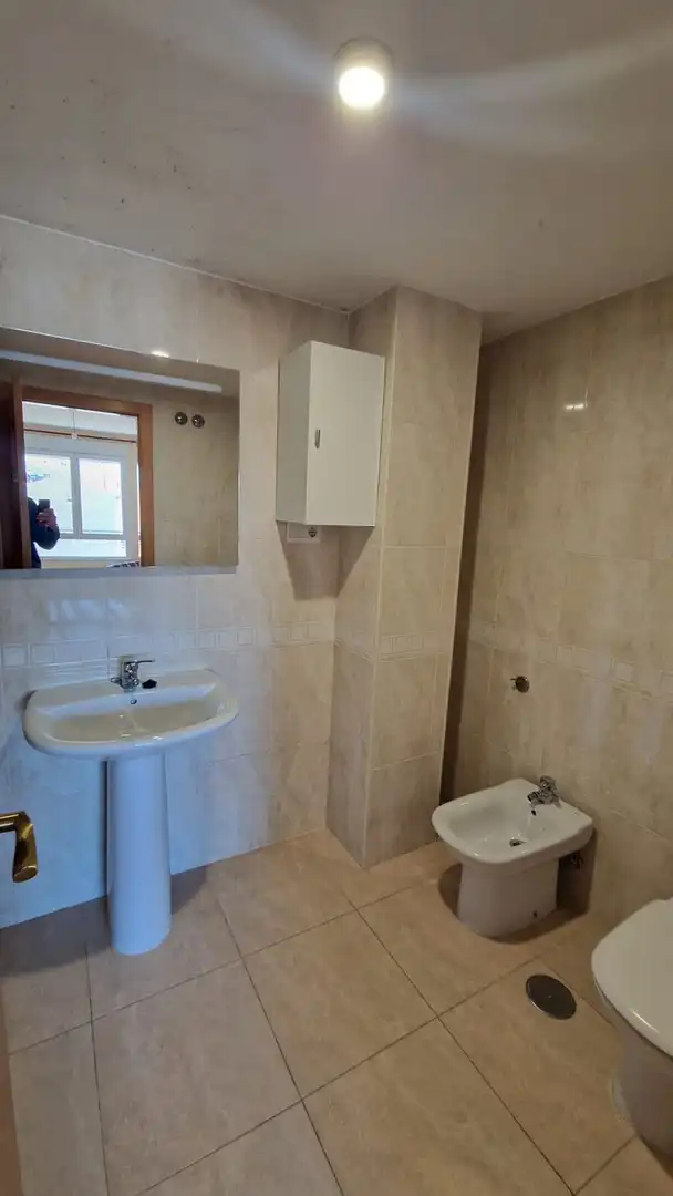 Badezimmer von Wohnung zum Verkauf in León Capital  mit Heizung, Parkett und Terrasse