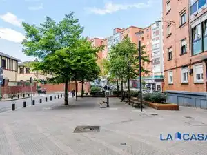 Außenansicht von Wohnung zum Verkauf in Bilbao  mit Heizung und Balkon